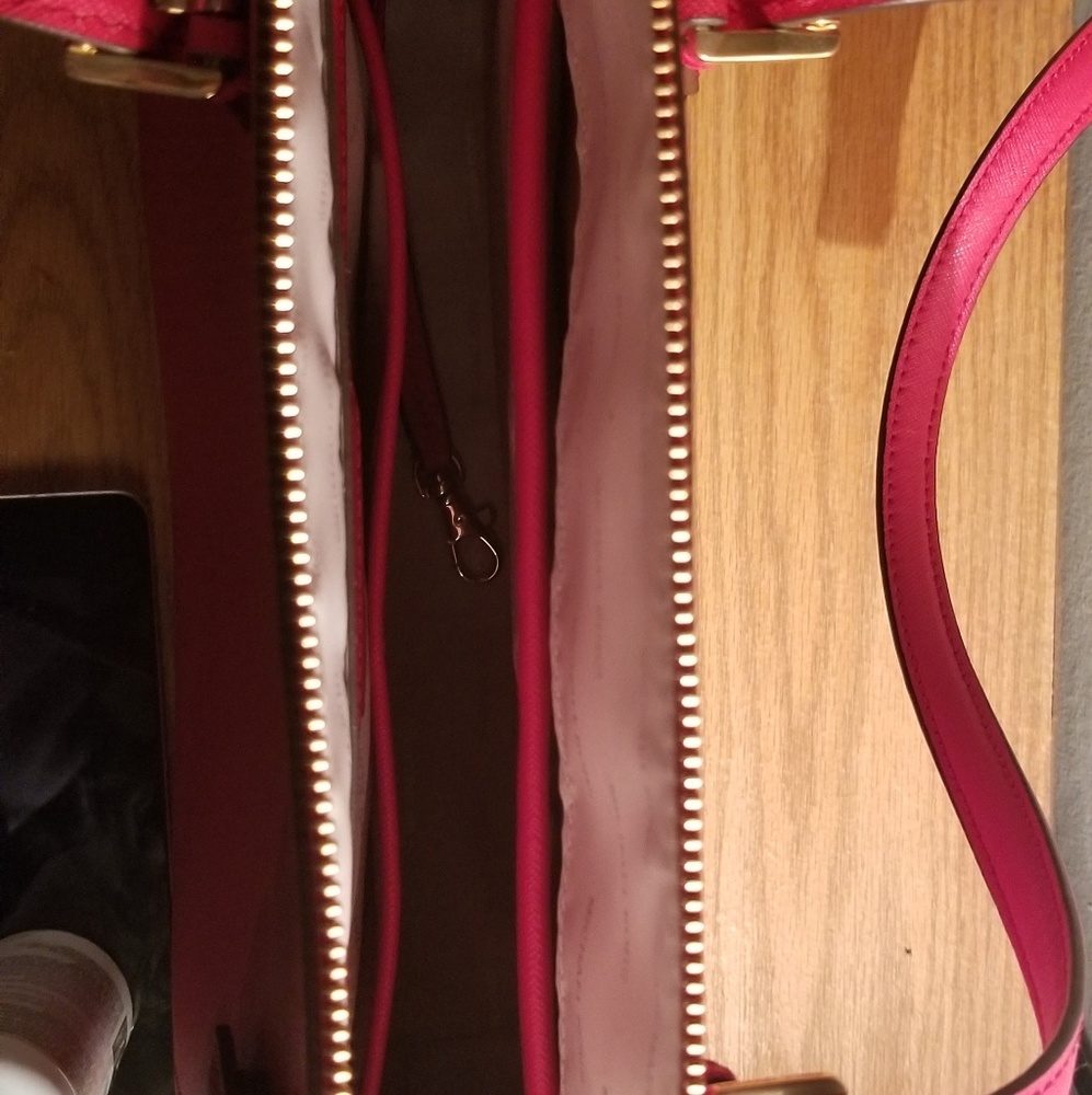MK purse - Picture 4 of 4